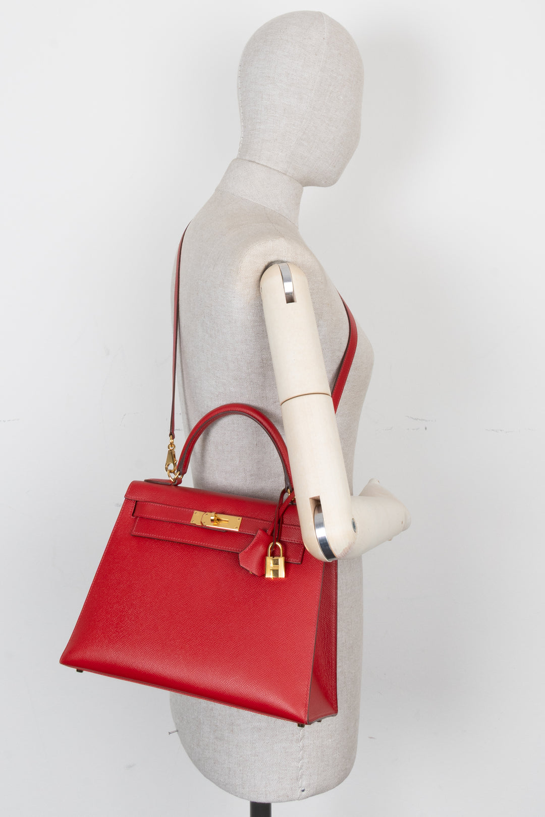 HERMÈS Kelly 28 Sellier Epsom Rouge Casaque