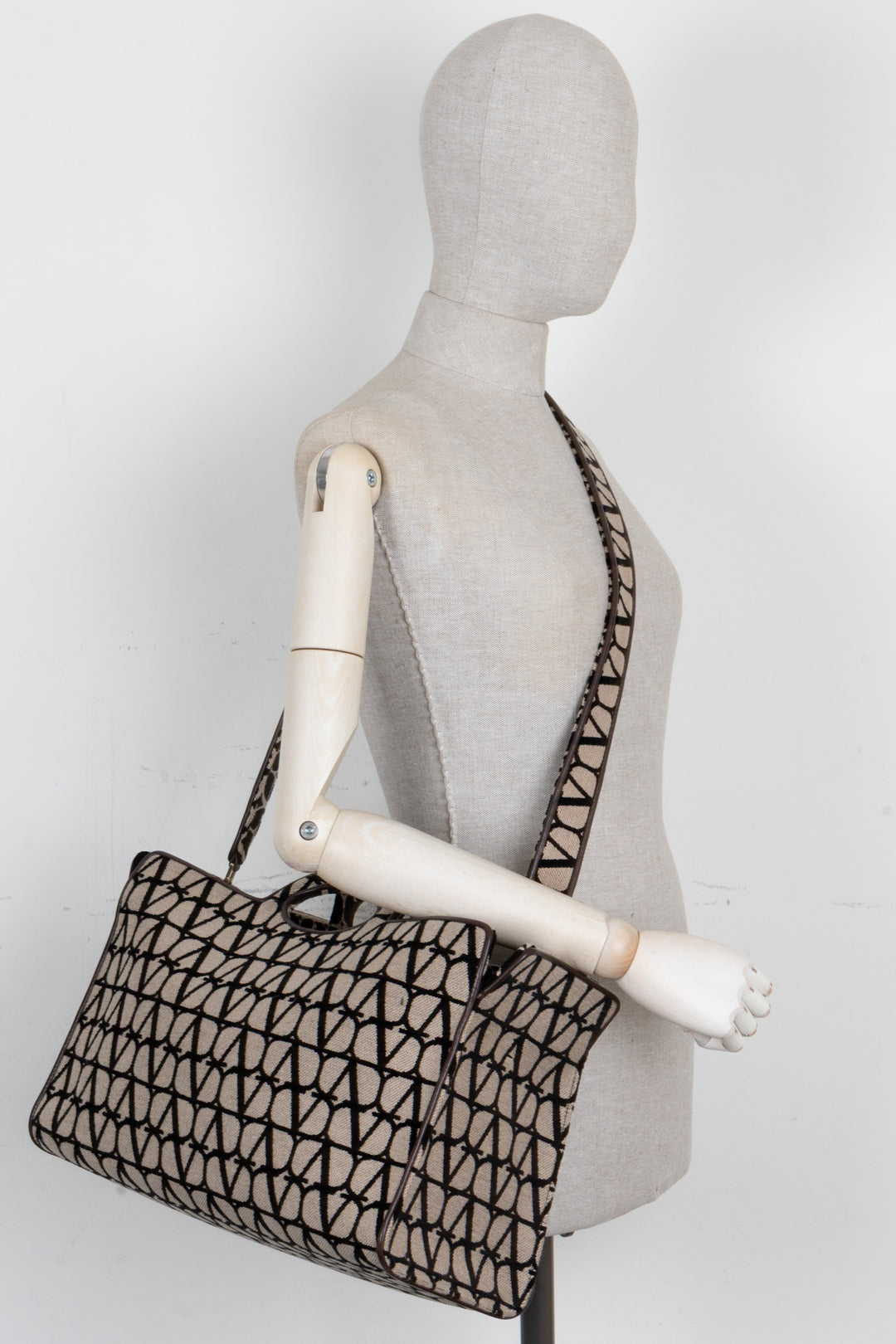 VALENTINO Le Troisieme Canvas Beige