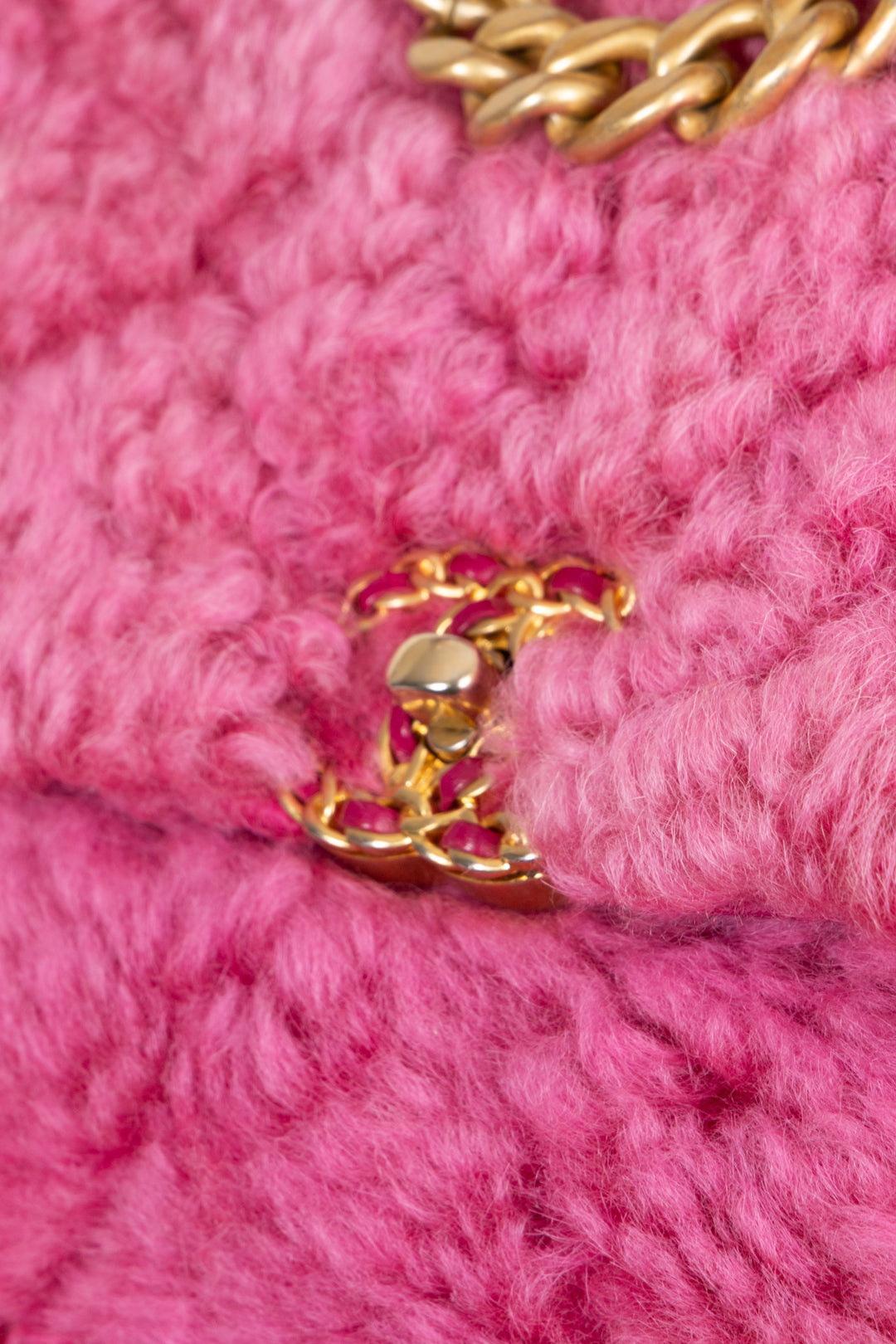 CHANEL 19 Small Shearling Pink