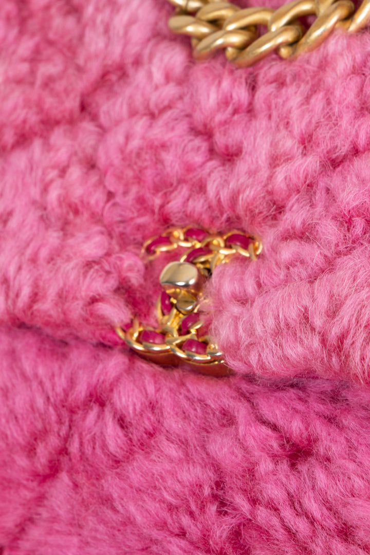 CHANEL 19 Small Shearling Pink