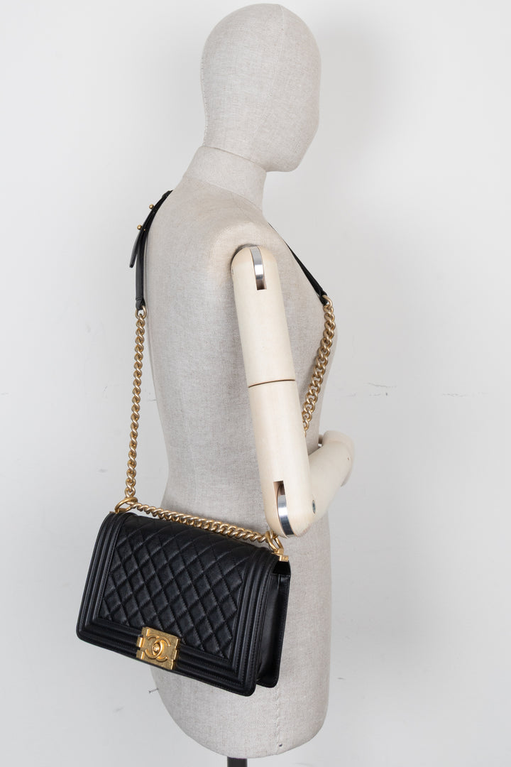 Sac à main CHANEL Boy moyen noir