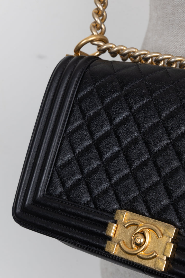 Sac à main CHANEL Boy moyen noir