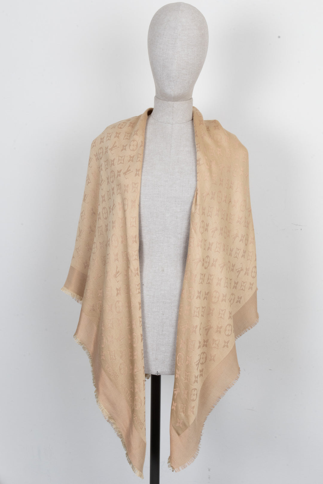 LOUIS VUITTON Fringed Scarf MNG Gold