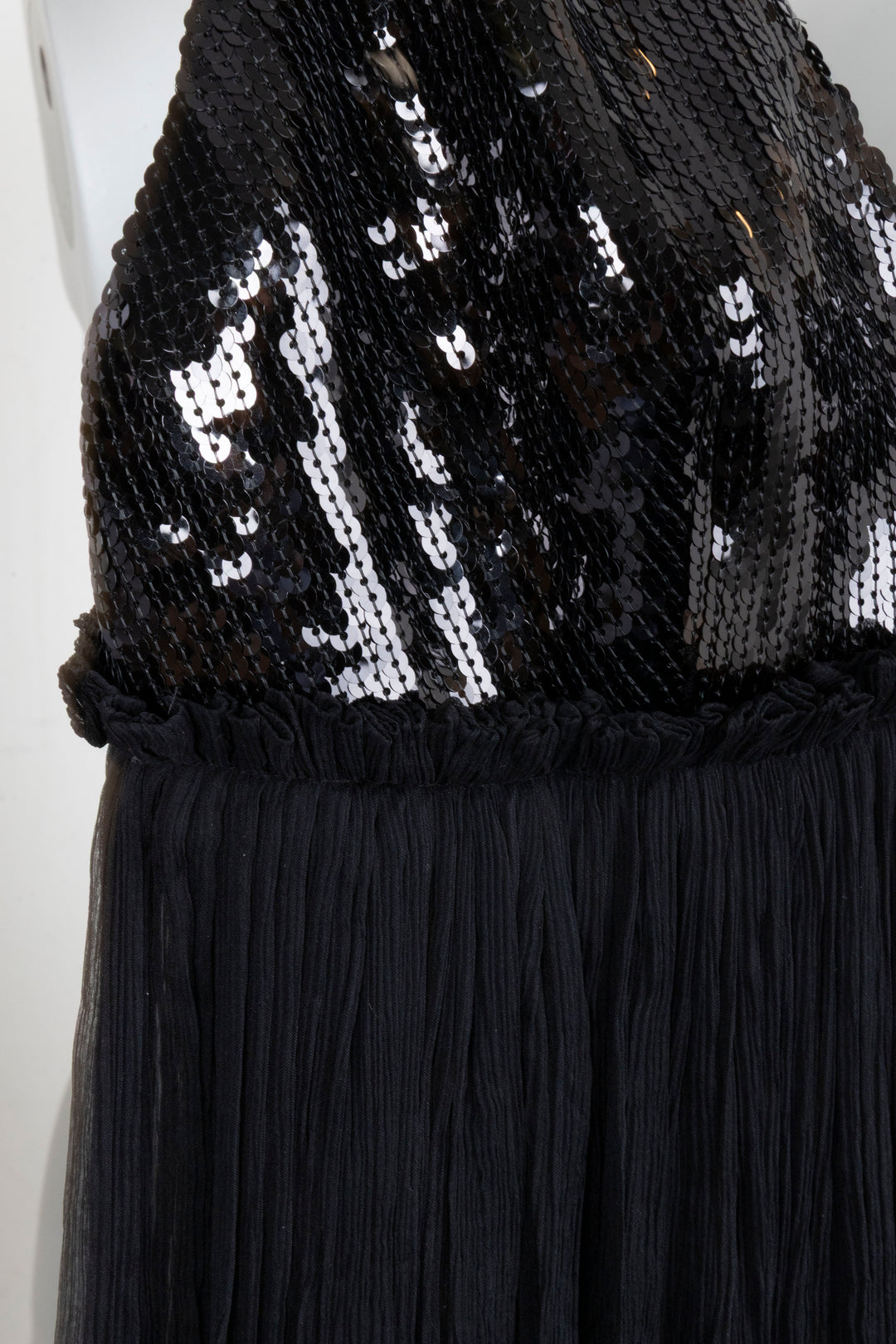 ROBERTO CAVALLI Robe longue en soie à sequins noirs
