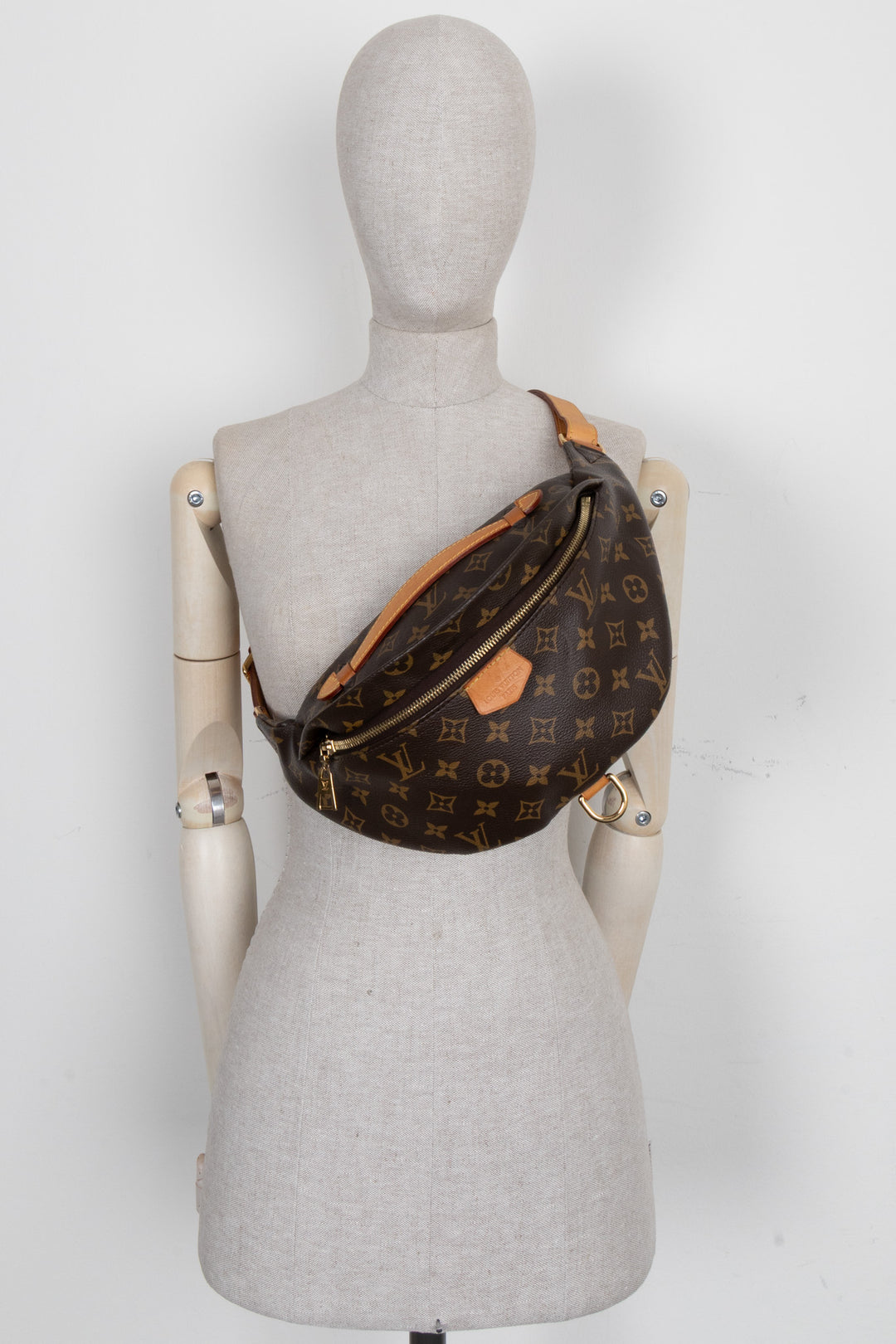 LOUIS VUITTON Bum Bag MNG Canvas