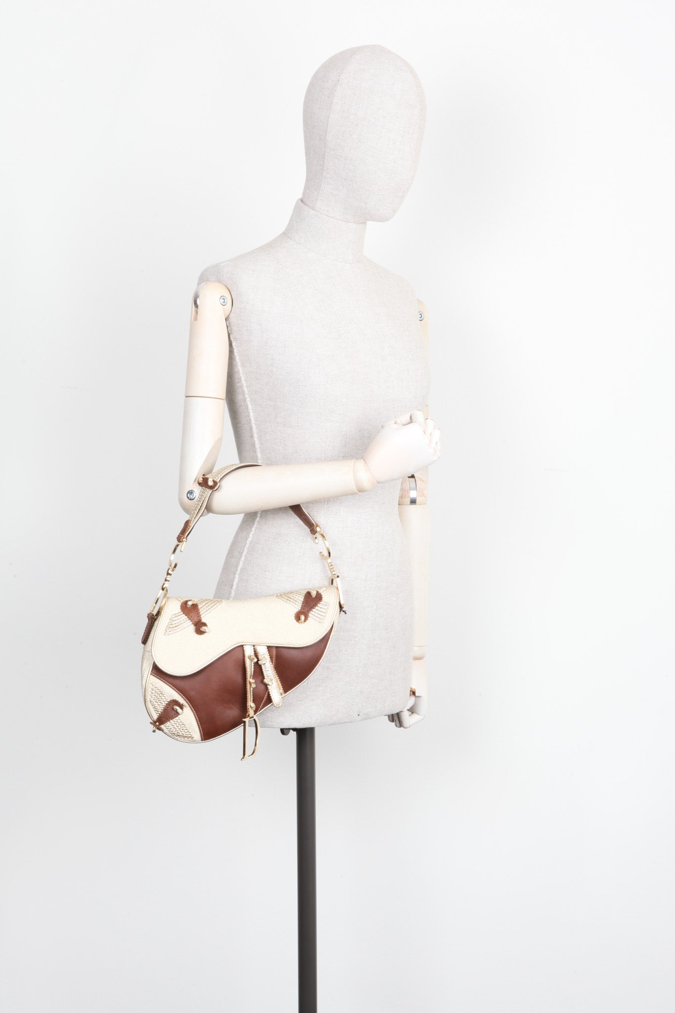 CHRISTIAN DIOR Vintage Saddle Bag Gold & Brown – REAWAKE