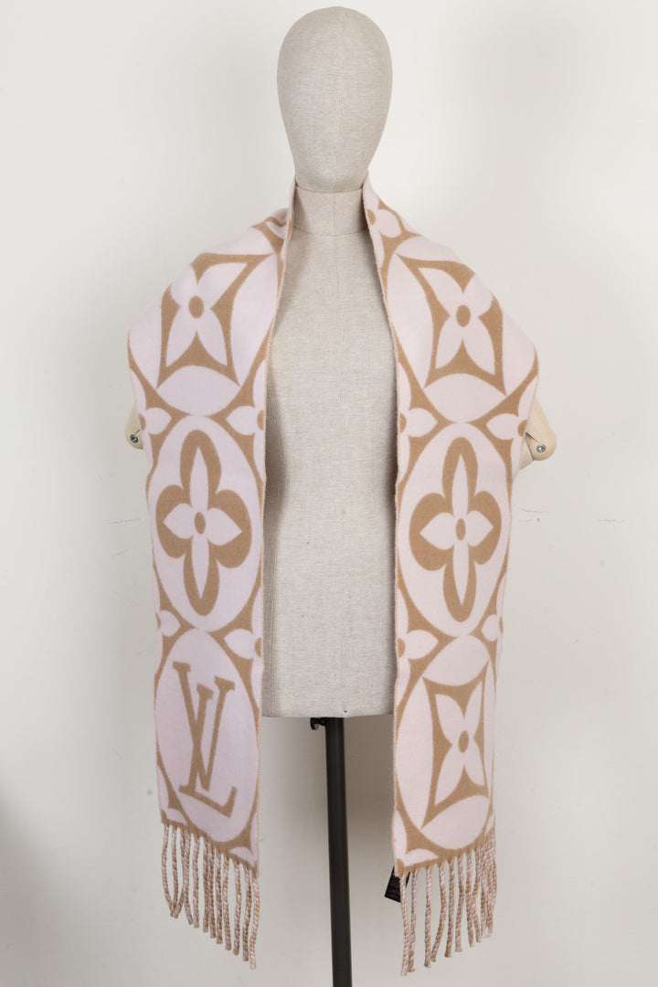 LOUIS VUITTON Medaillon Scarf Wool Beige