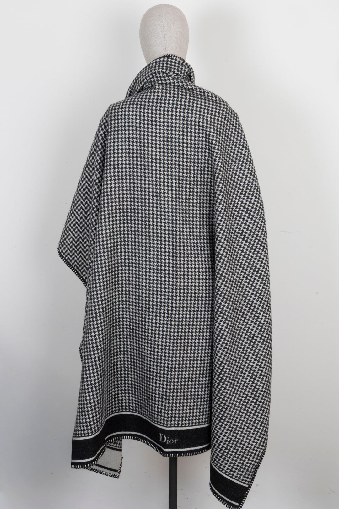 CHRISTIAN DIOR Houndstooth Wool Blanket Dark grey