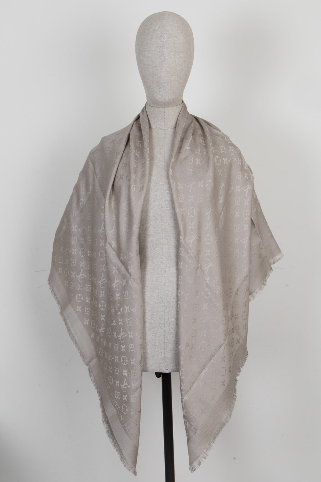 LOUIS VUITTON MNG Jacquard Scarf Silk Beige