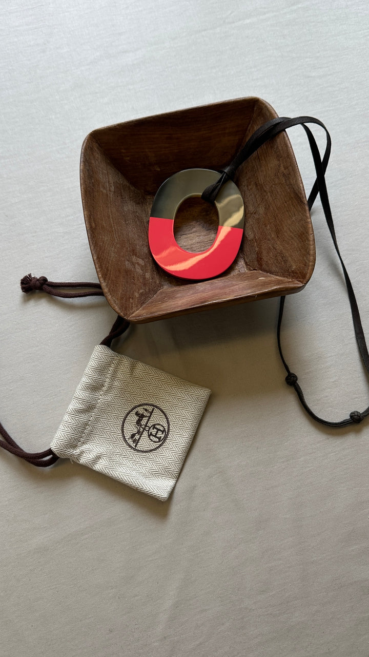 HERMÈS Isthme GM Necklace Horn Pink Brown