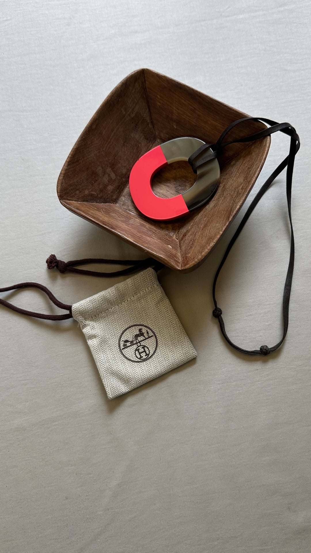 HERMÈS Isthme GM Necklace Horn Pink Brown