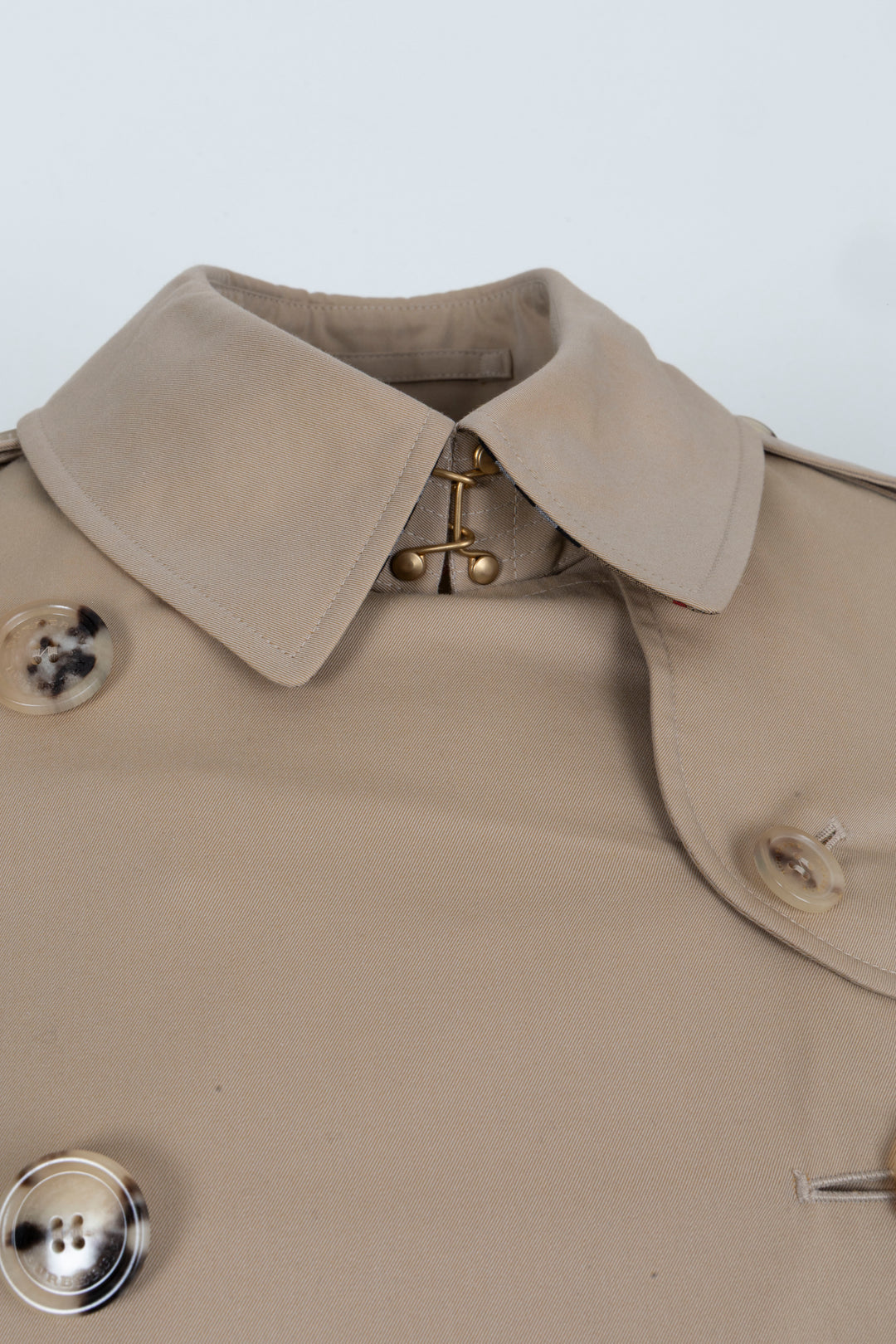 BURBERRY The Kensington Short Trench Coat Beige