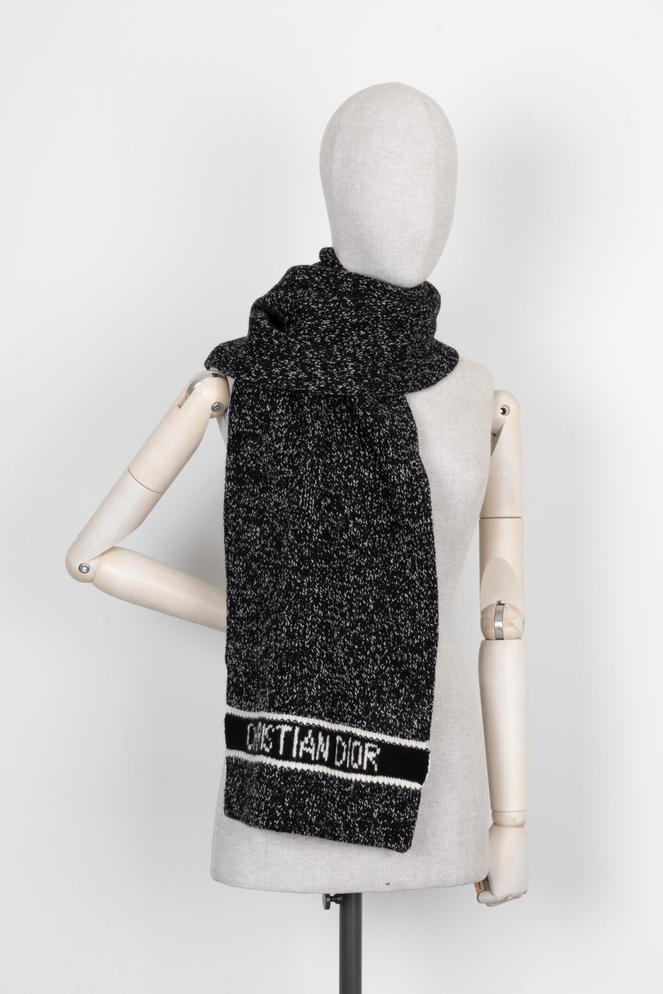 CHRISTIAN DIOR Scarf Wool Cashmere Black White – REAWAKE