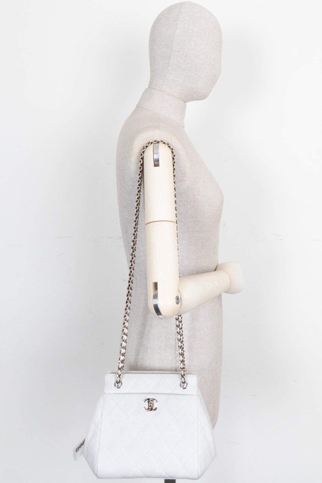 CHANEL Shoulder Bag Caviar White