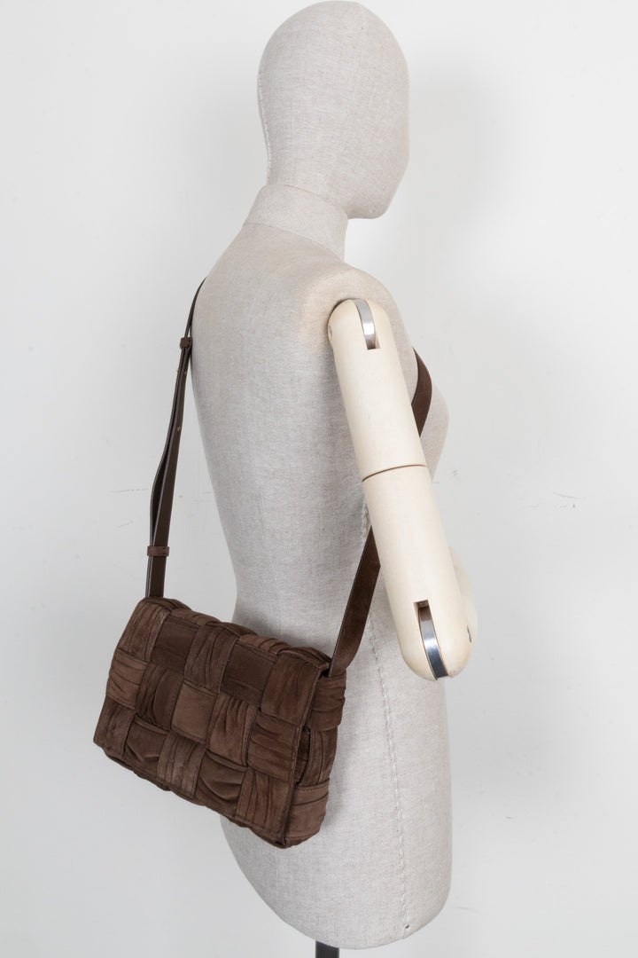 BOTTEGA VENETA Cassette Bag Suede Brown
