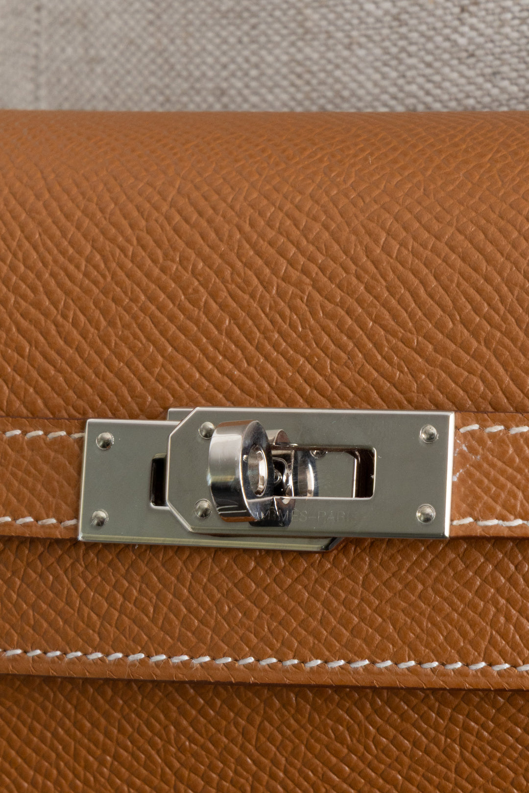 HERMÈS Kelly To Go Epsom Gold