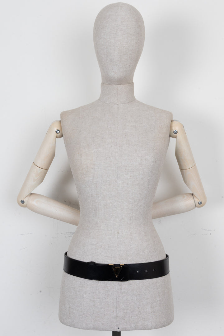 LOUIS VUITTON Capucine Initials LV Belt Leather Black