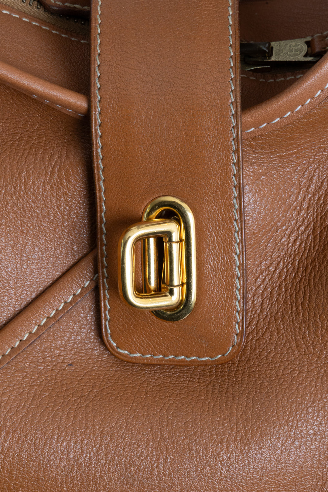 HERMÈS Duska Hobo Bag Gulliver Gold