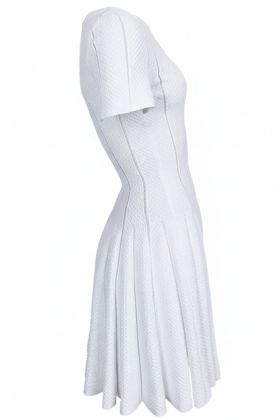 Robe évasée en maille blanche ALAIA