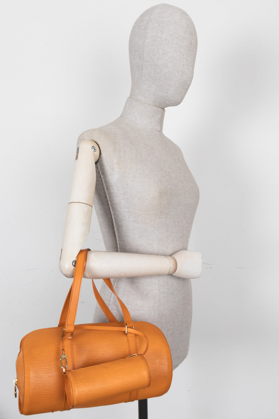 LOUIS VUITTON Soufflot Sac à main Cuir Épi Orange