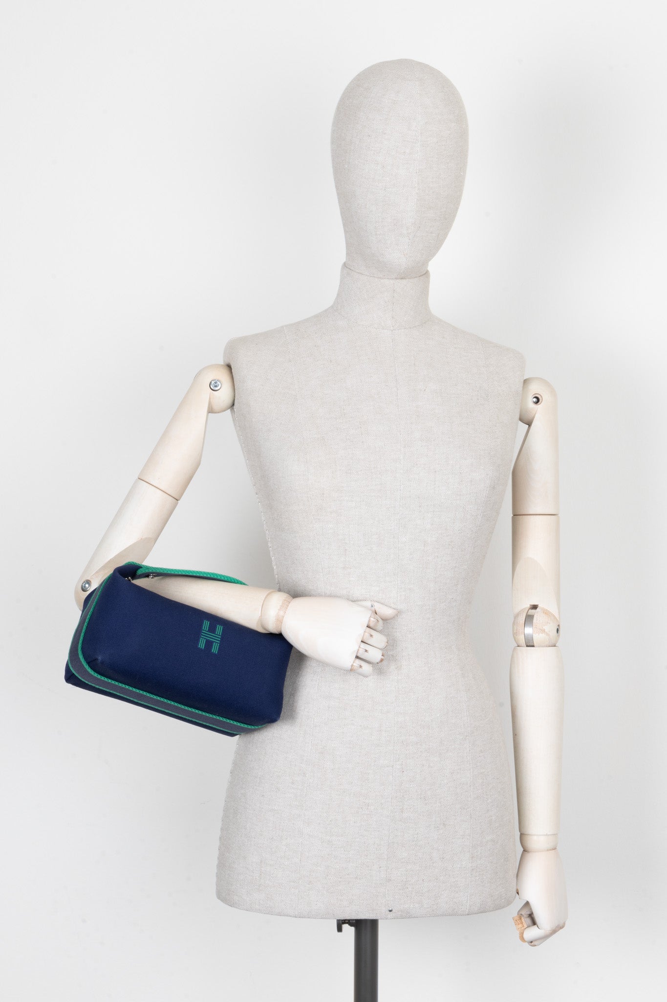 送料込♪【HERMES】Small Bride-A-Brac Case Canvas & Marine HERMES Canvas Small Bride-A-Brac Pouch Marine 1278007