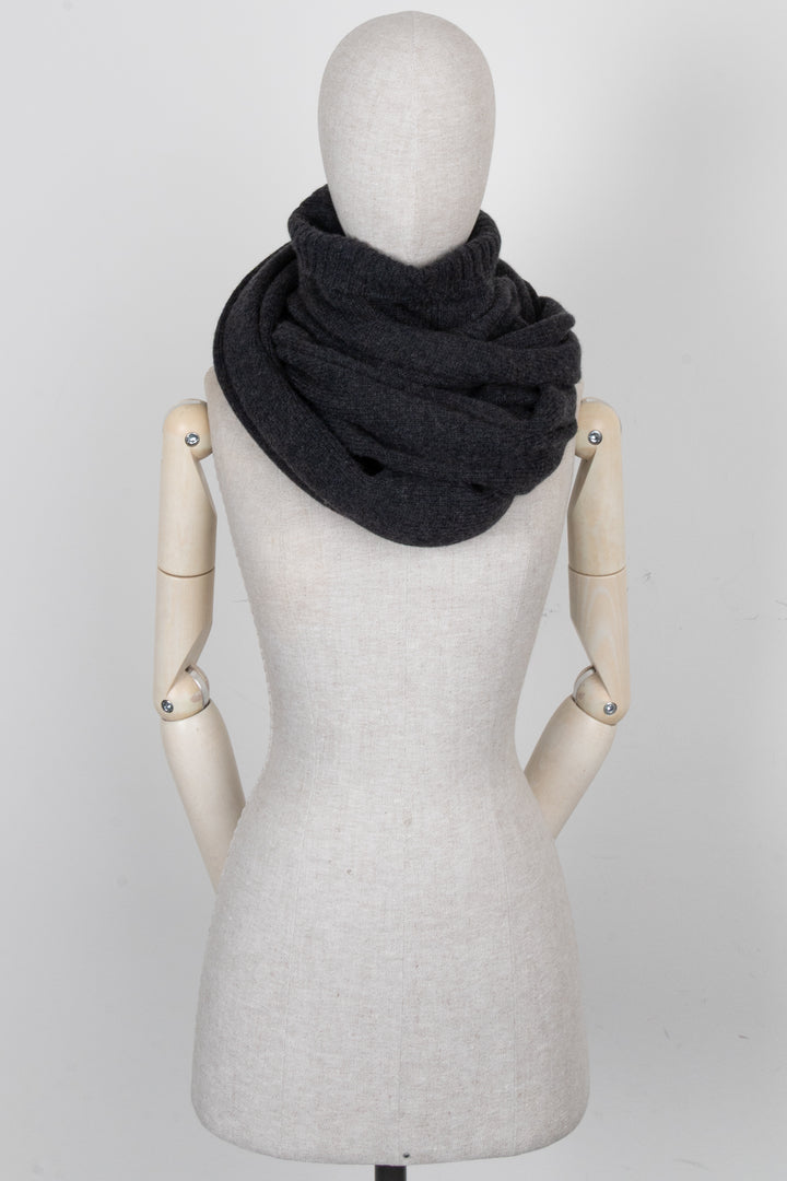 Étole à col roulé en maille Hermès, cachemire gris