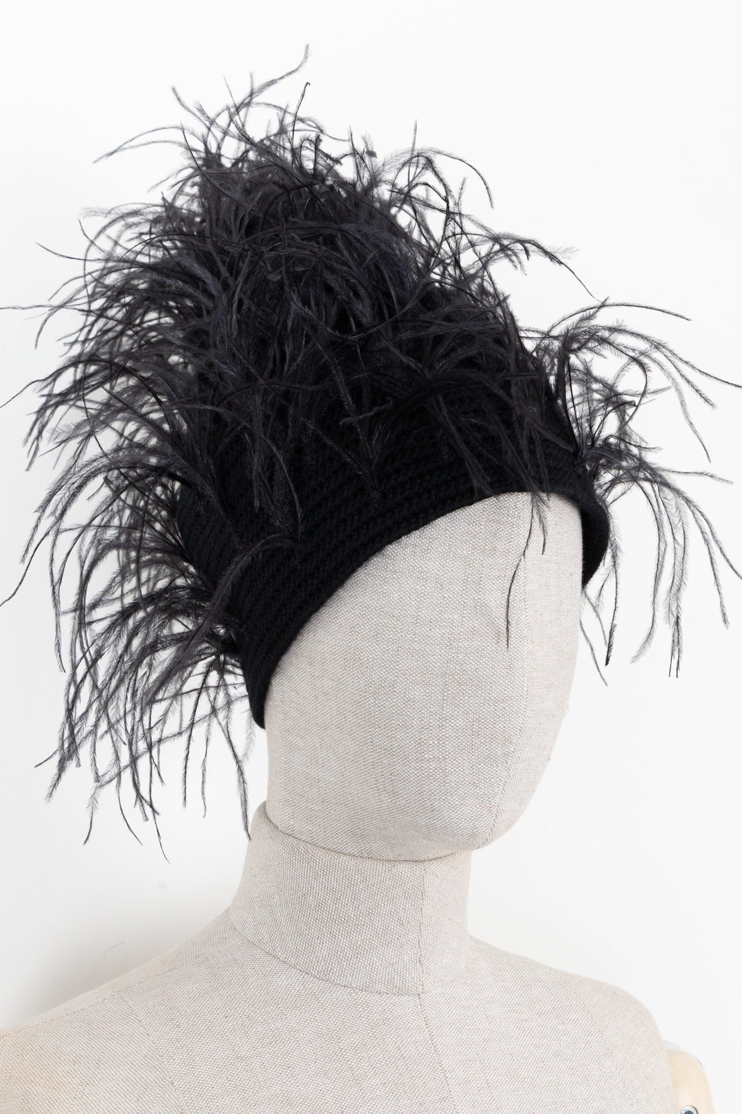 VALENTINO Bonnet en maille Plumes Laine Noir