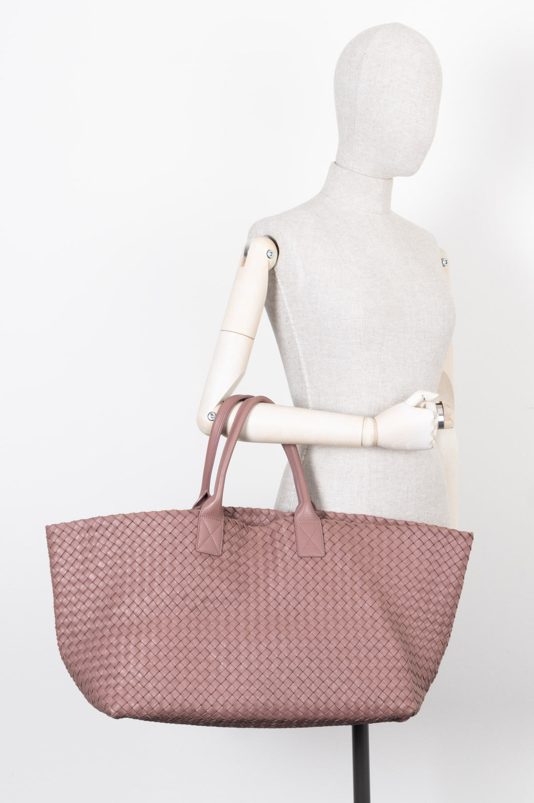 BOTTEGA VENETA Large Cabat Tote Intrecciato Powder