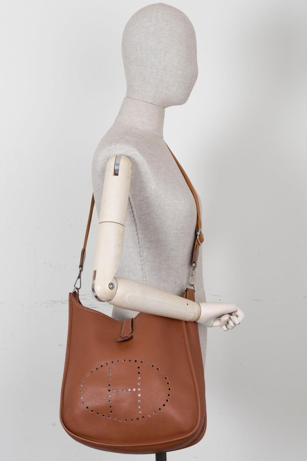 HERMÈS Evelyne PM Cuir Clemence Gold