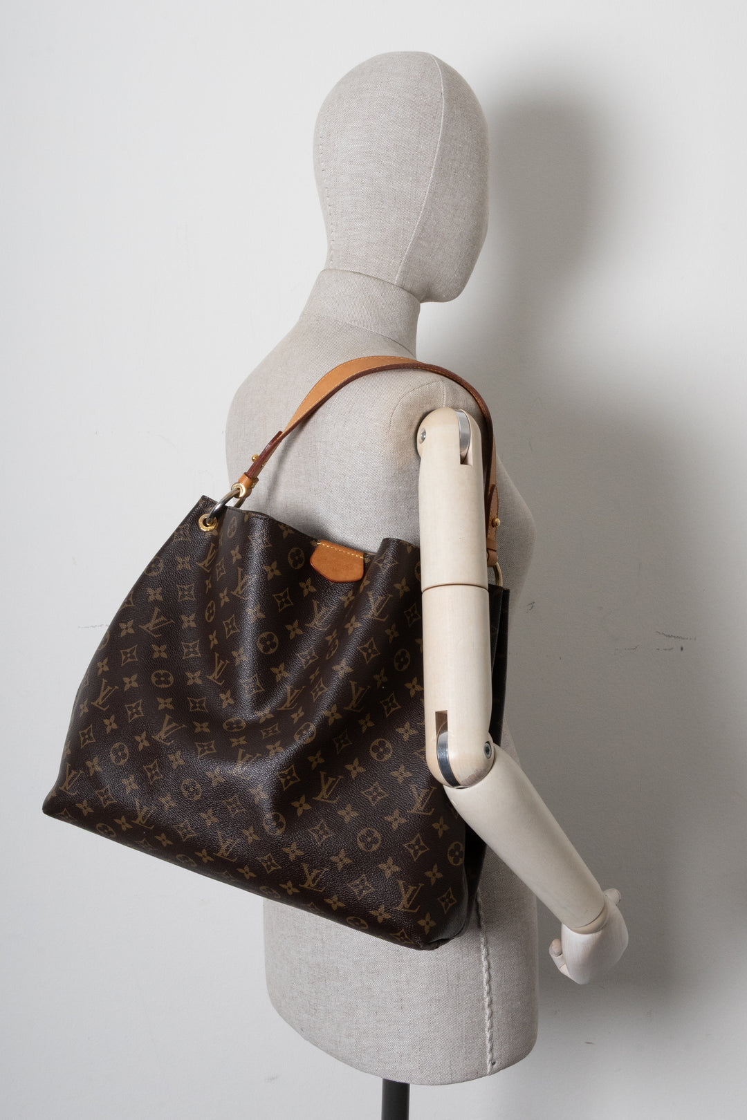 LOUIS VUITTON Graceful MM MNG Canvas