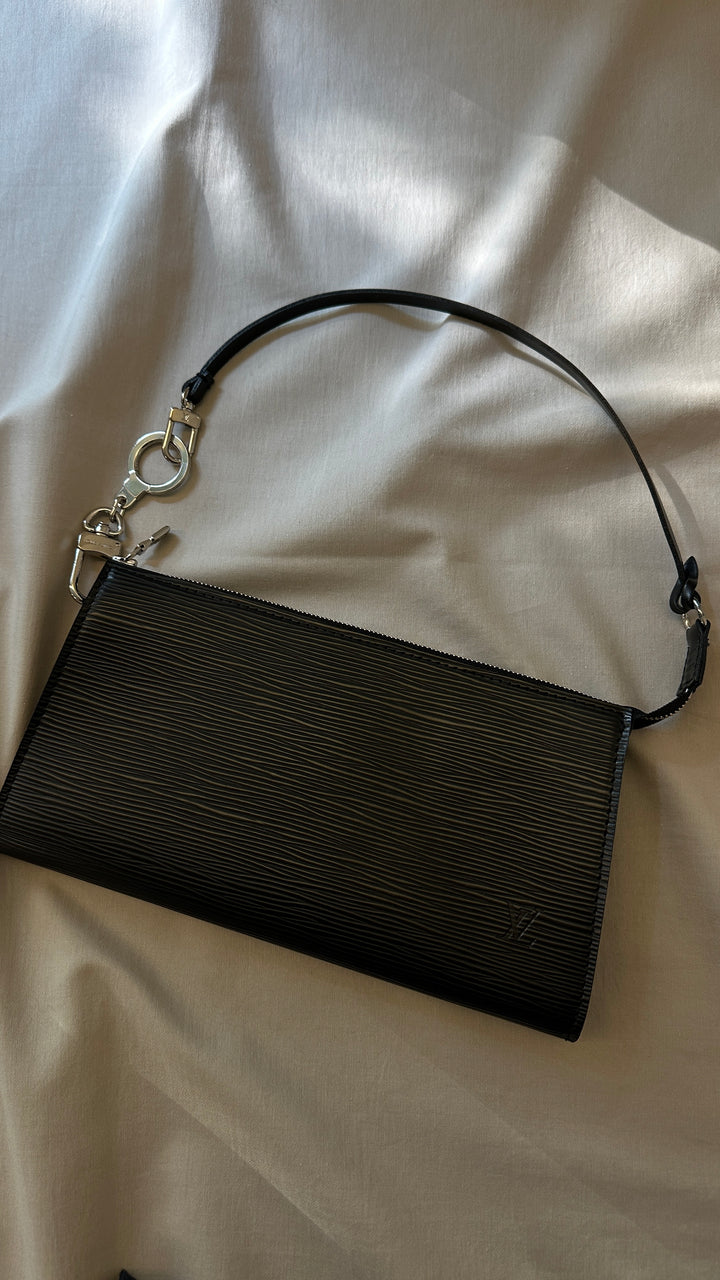LOUIS VUITTON Pochette Handbag Epi Leather Black