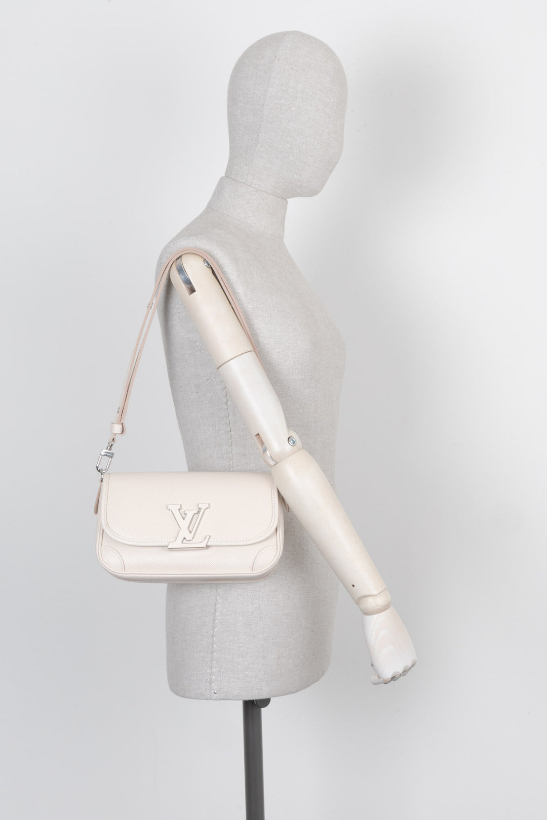 LOUIS VUITTON Buci Crossbody Bag Epi Quarz