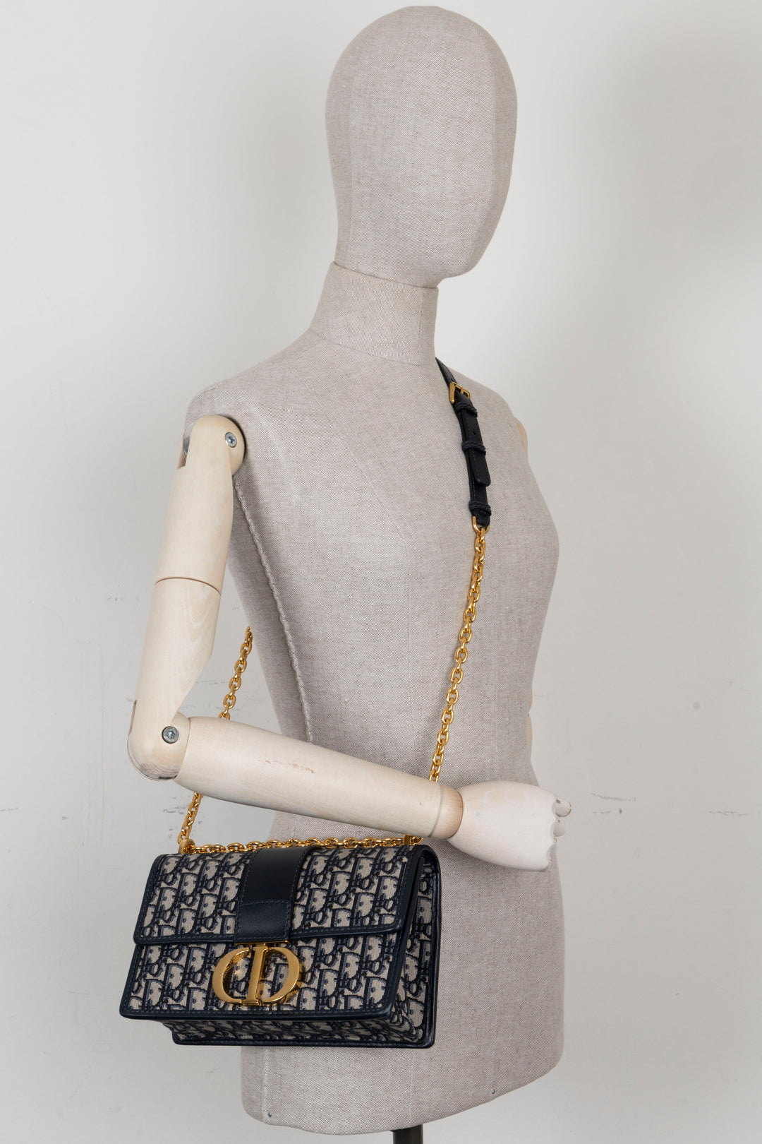 CHRISTIAN DIOR 30 Montaigne Chain Bag Oblique Bleu