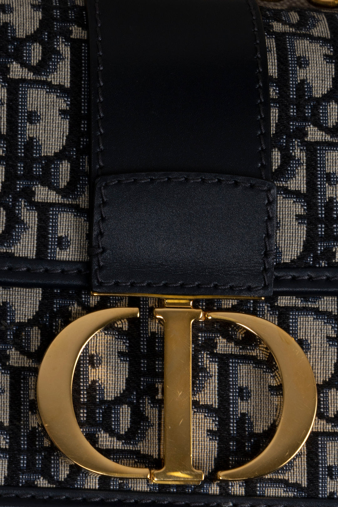 CHRISTIAN DIOR 30 Montaigne Chain Bag Oblique Bleu