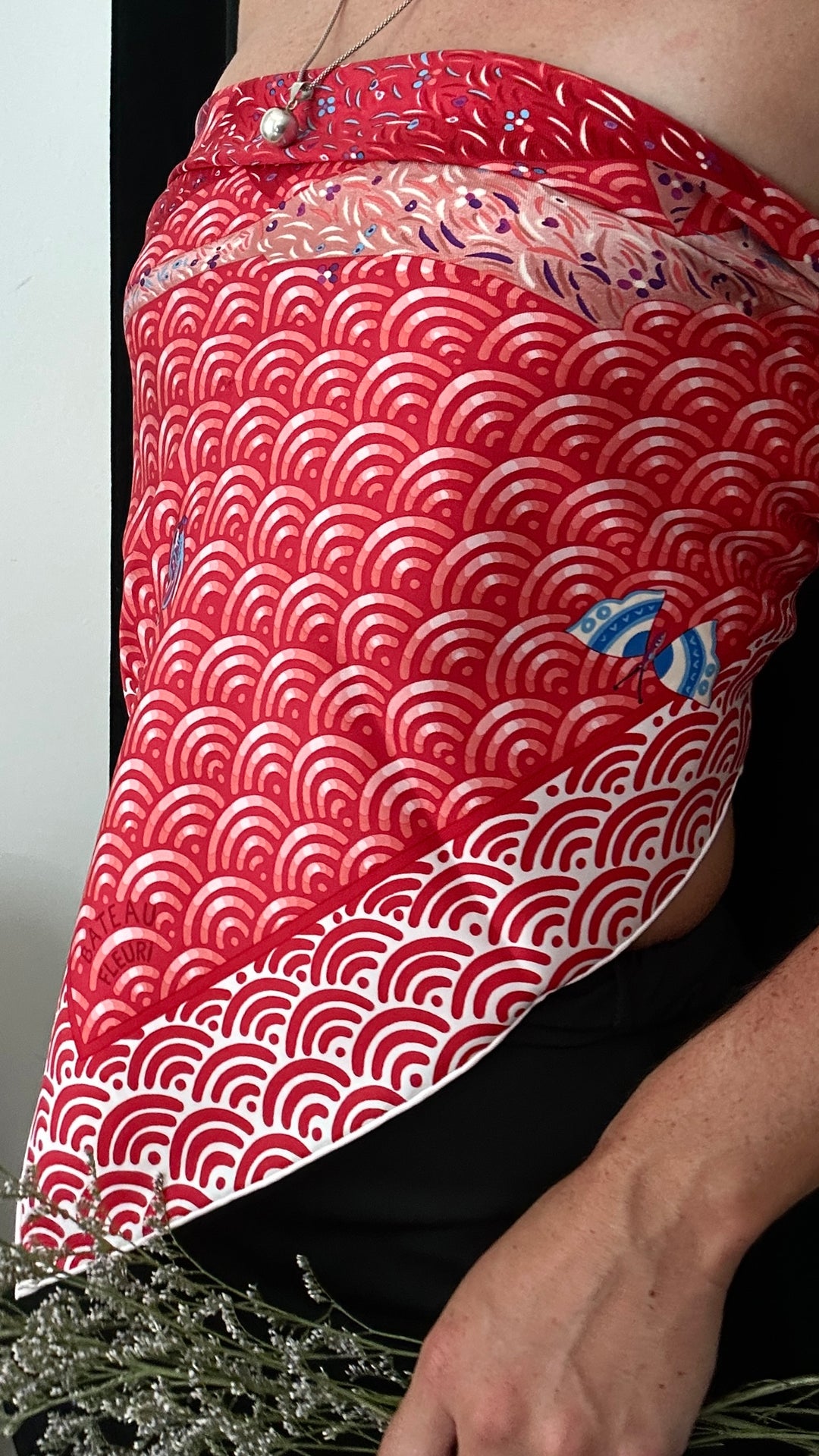 HERMÈS Bateau Fleuri Carré 90 Silk Red