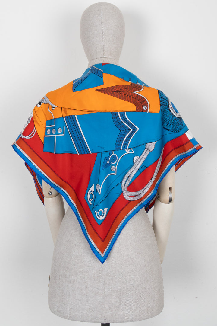 HERMÈS Zouaves Et Dragons 90 Foulard Soie Bleu Orange