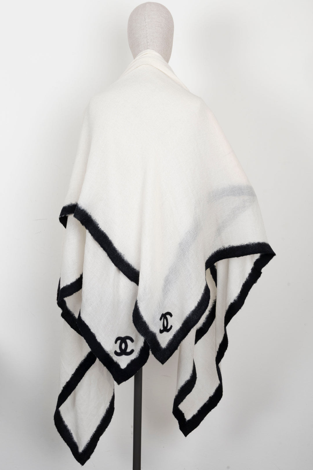 CHANEL CC Scarf Cashmere White