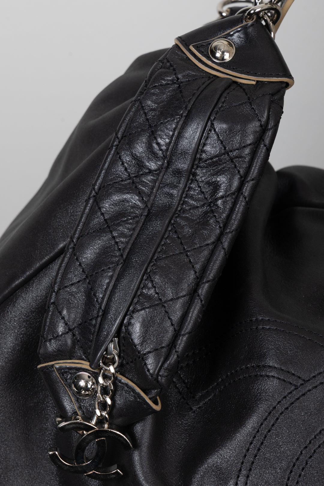 CHANEL CC Hobo Tote Leather Black