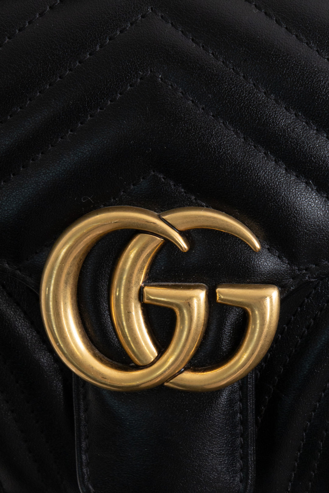 GUCCI Marmont Bag Medium Leather Black