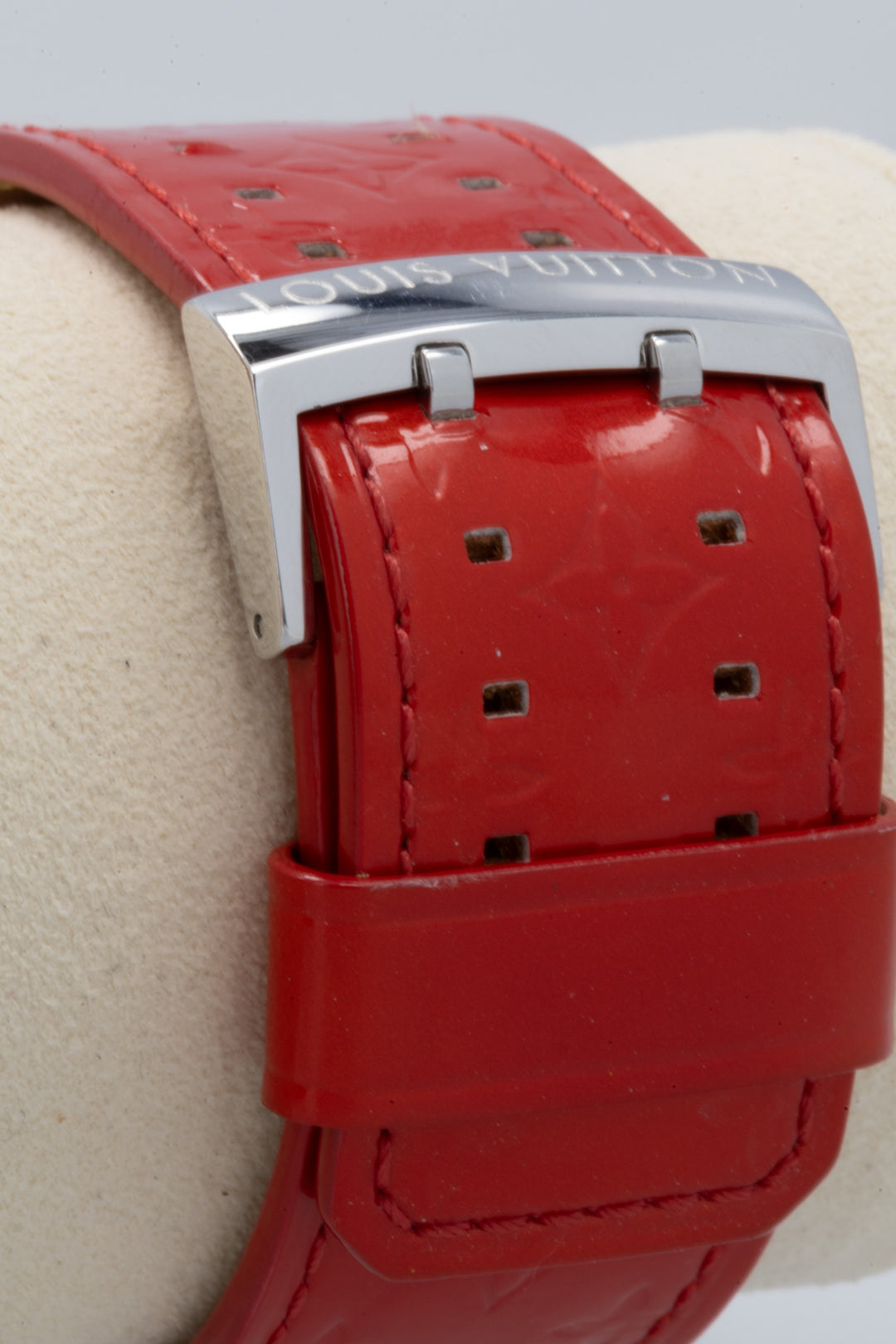 LOUIS VUITTON Tambour Lovely Heart Watch Red
