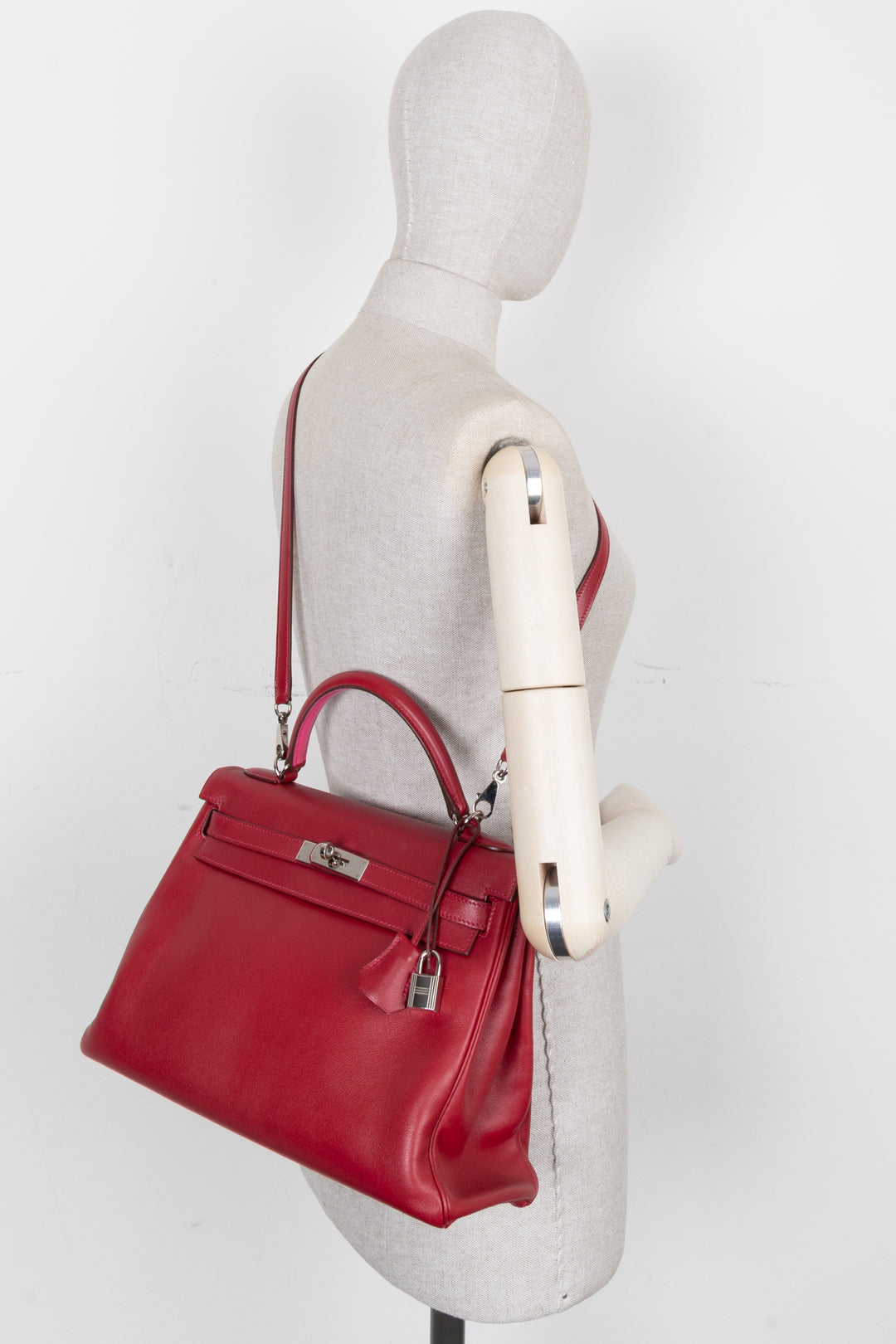 HERMÈS Candy Kelly 32 Retourne Swift Rouge Coeur Candy Pink