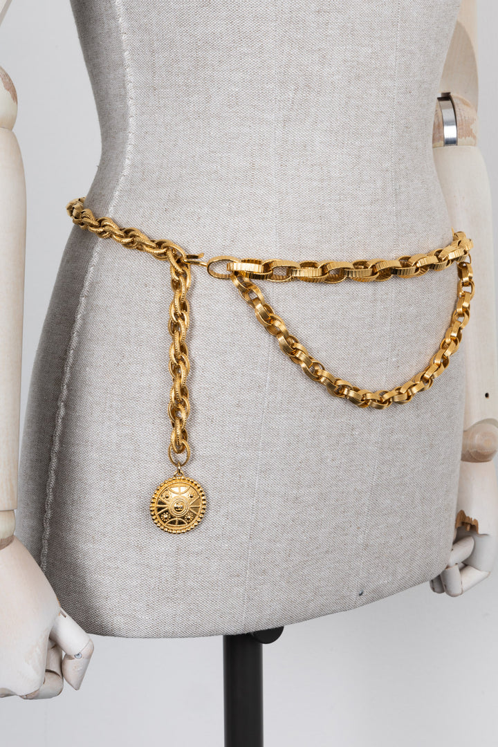 CHANEL Chain Belt with Circle Pendant Gold