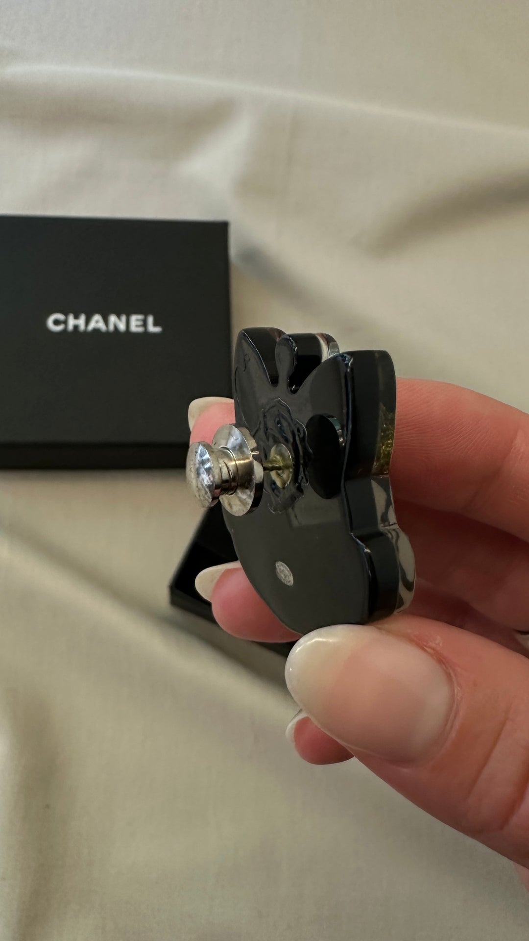 CHANEL Glitter Cat Brooch Pink