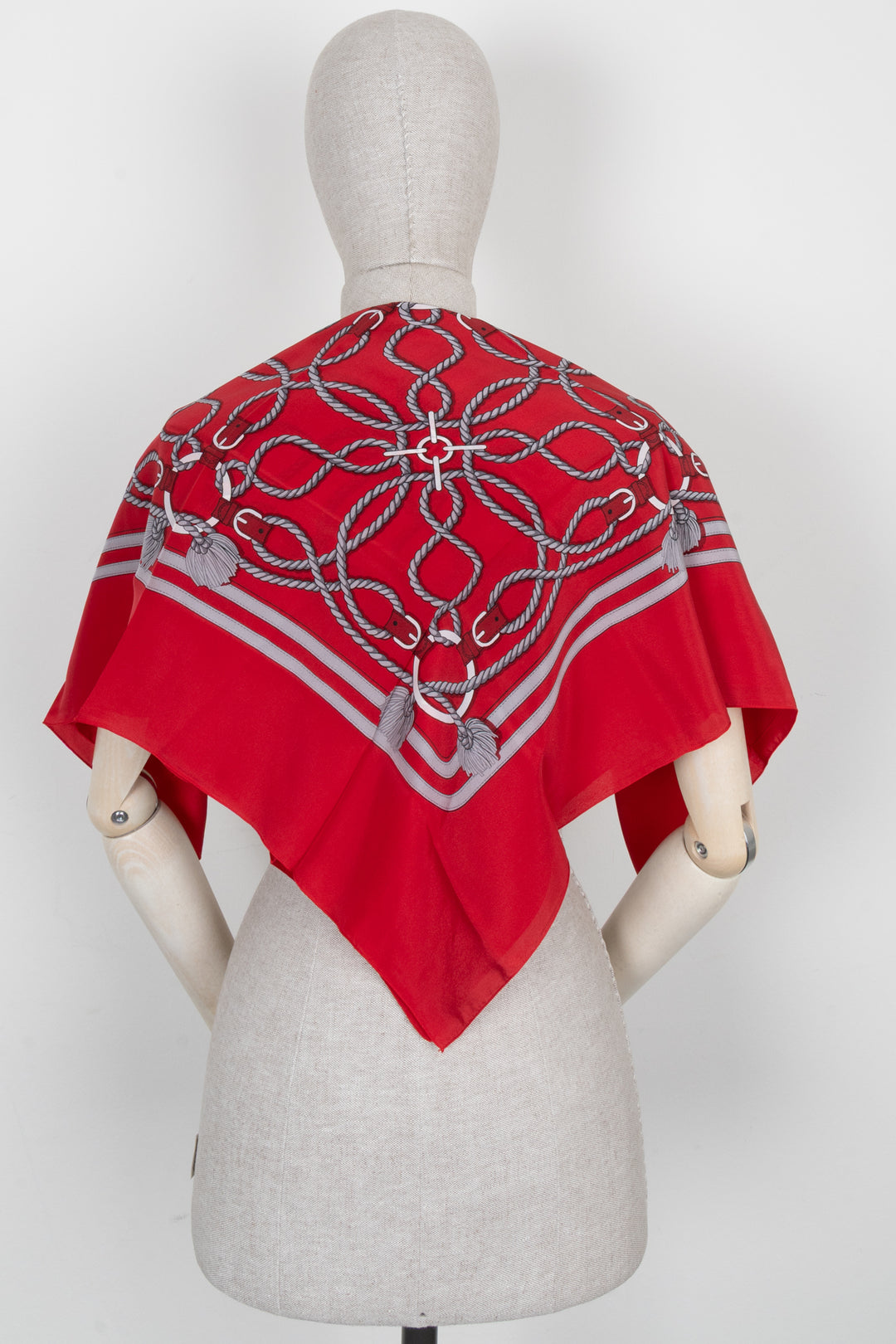 HERMÈS Boucles Carré Soie Rouge