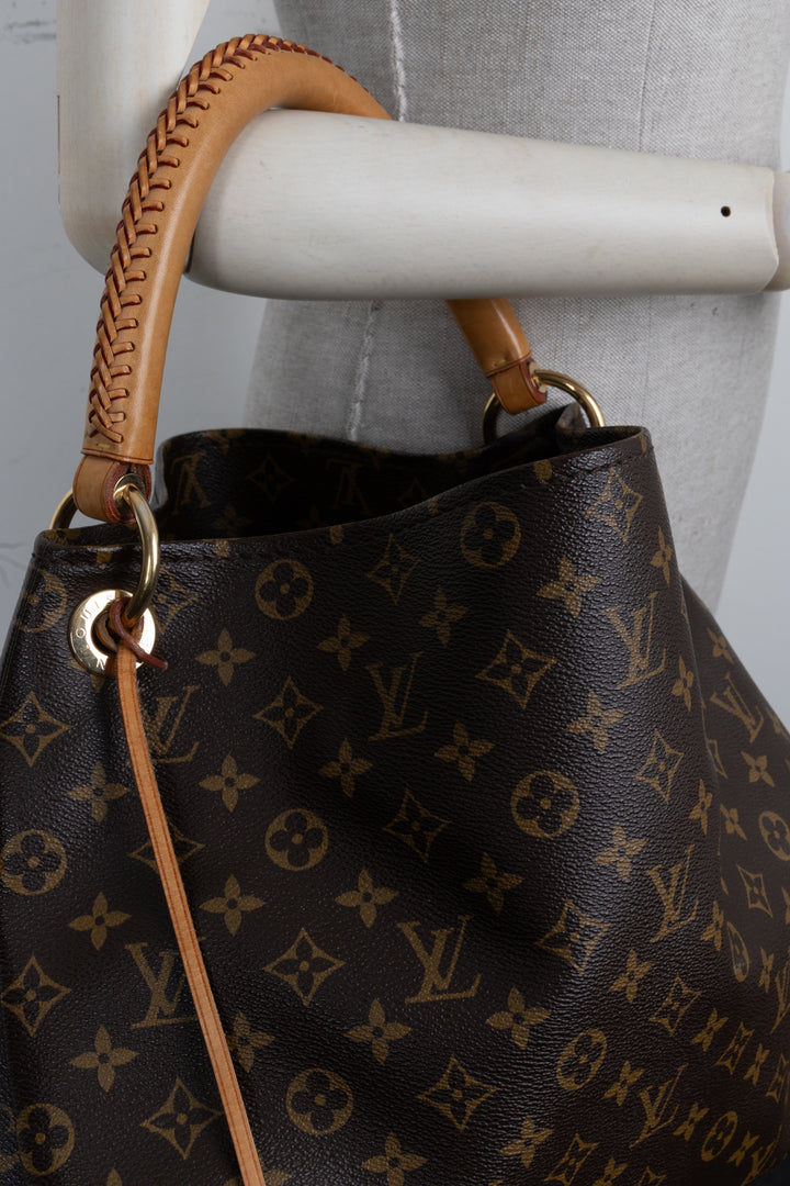 LOUIS VUITTON Artsy Hobo Bag MNG Canvas