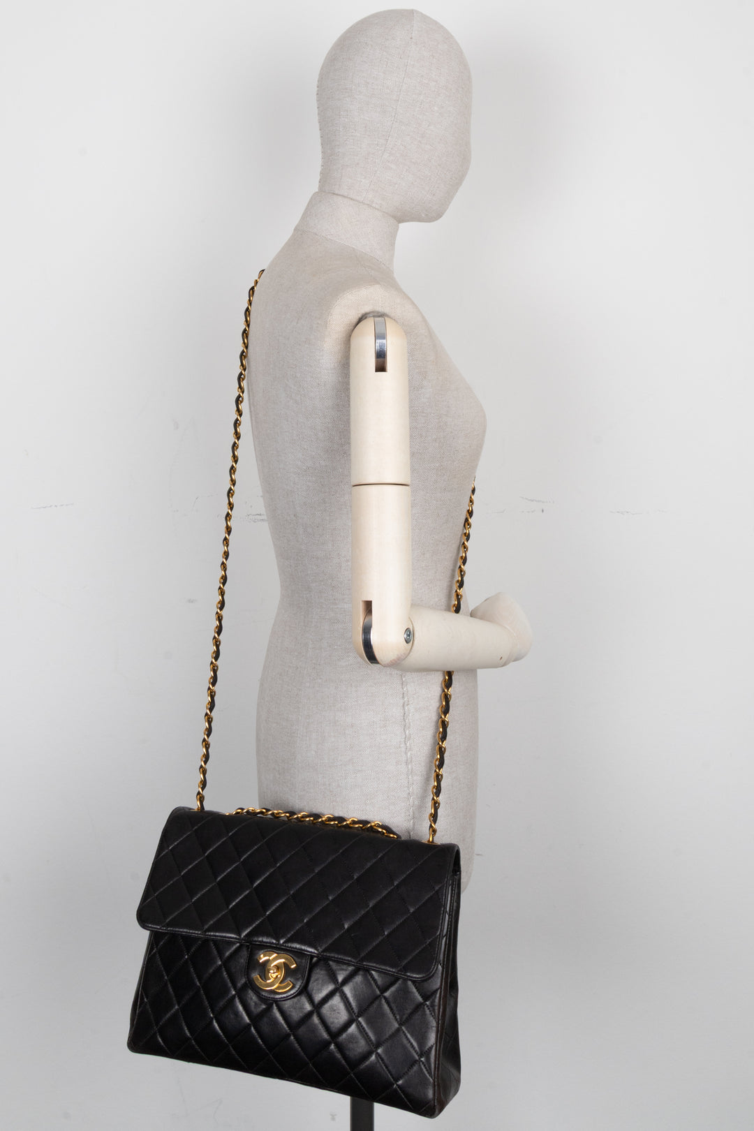 CHANEL Vintage Jumbo Single Flap Black