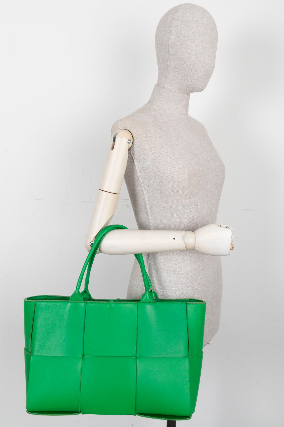 BOTTEGA VENETA Arco Tote Medium Parakeet