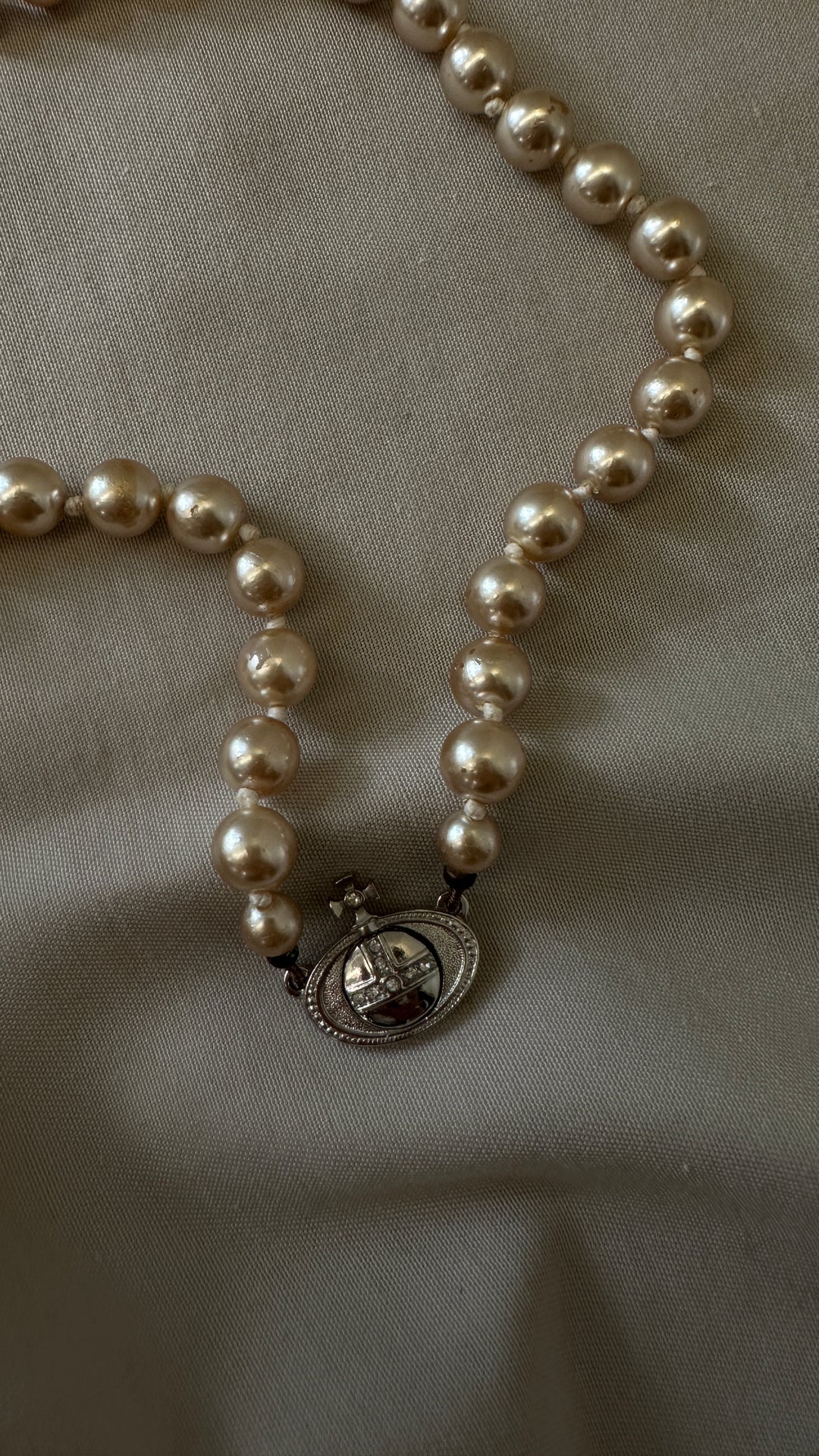 VIVIENNE WESTWOOD Pearl Chocker Champagne