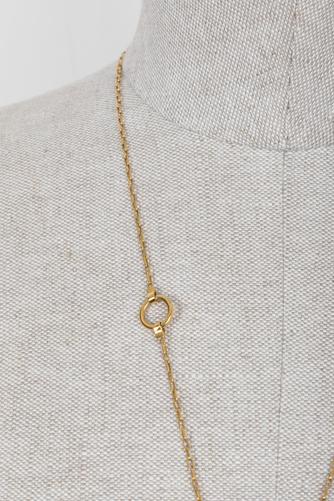 CELINE Knot Disc Pendant Necklace Glod