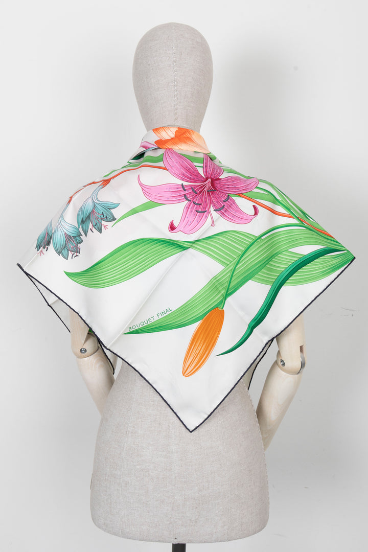 HERMÈS Bouquet Final Carré 90 Silk Multicolor